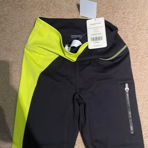 High waisted motion 365 zip pocket 7/8 leggings